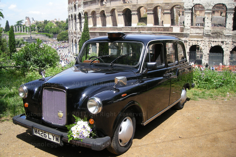 Taxi Londinese matrimonio Roma