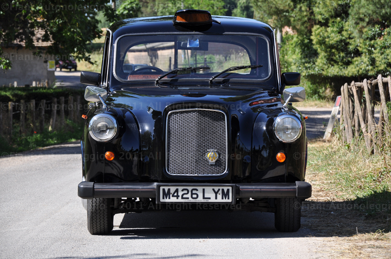 Taxi Londinese matrimonio Roma